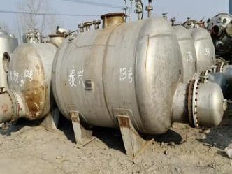二手不锈钢再沸器 釜体8立方卧式14个厚 配套12米500型塔节